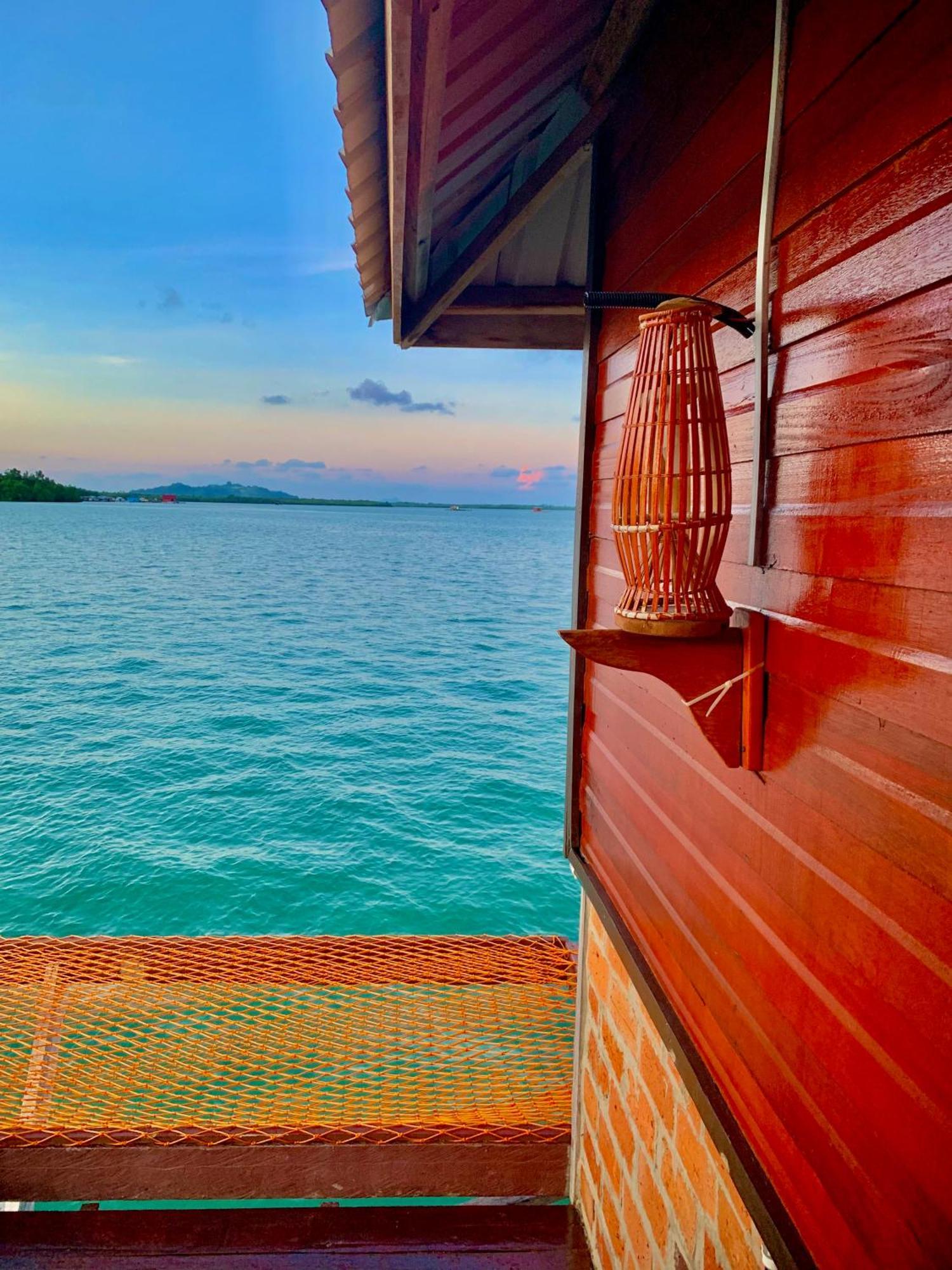 Parapat Water Village Resort センポルナ エクステリア 写真