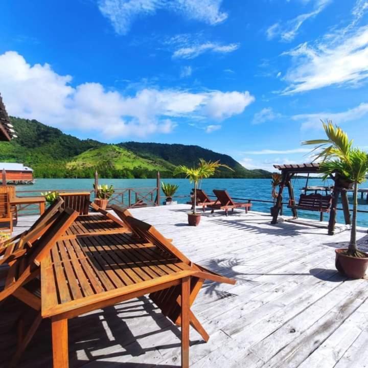 Parapat Water Village Resort センポルナ エクステリア 写真