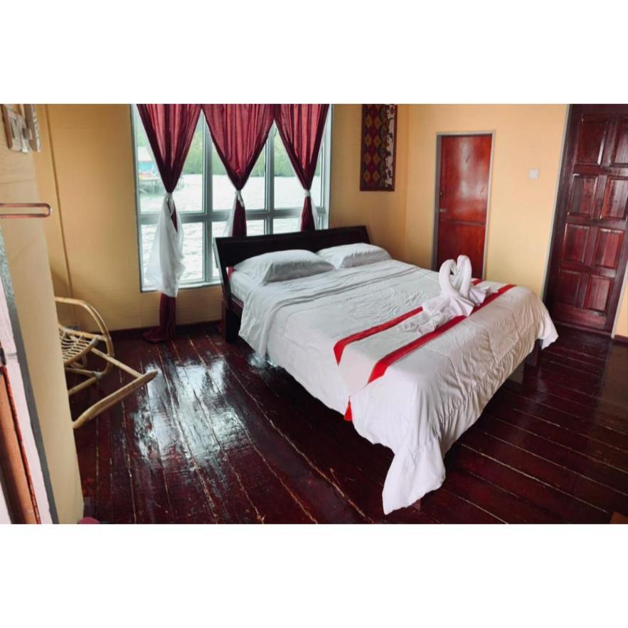 Parapat Water Village Resort センポルナ エクステリア 写真